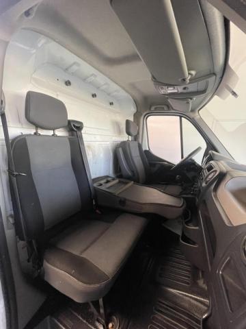 Renault Master Combi image 2