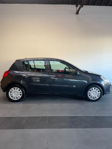 Renault Clio image 9