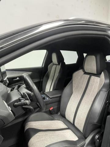 Peugeot 3008 Hybrid4 image 2