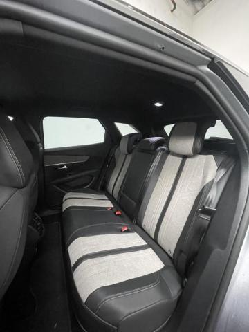 Peugeot 3008 Hybrid4 image 3