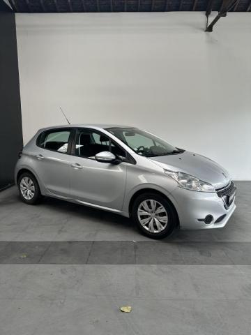 Peugeot 208 image 2