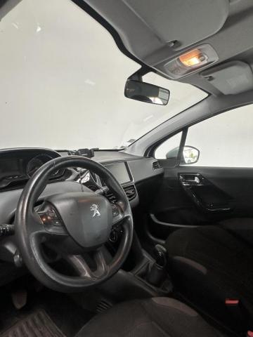 Peugeot 208 image 4