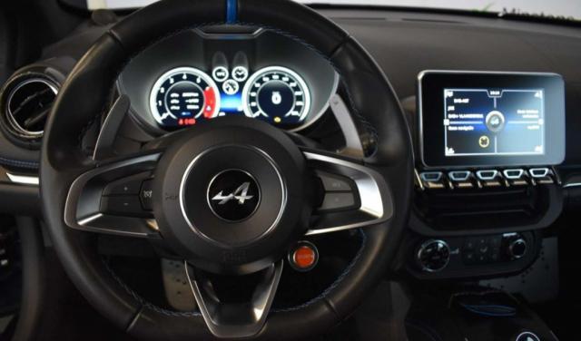 Alpine A110 image 2