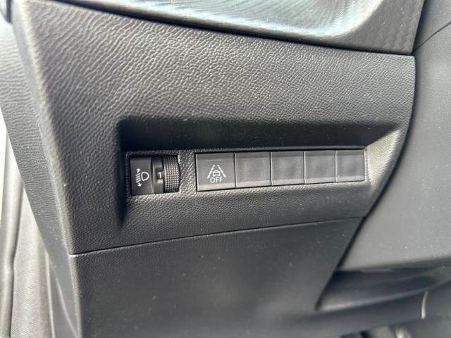 Peugeot 208 image 4