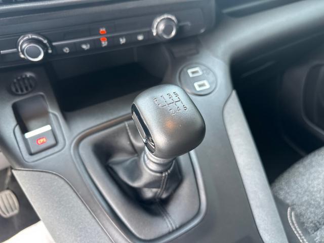 Peugeot Rifter image 9