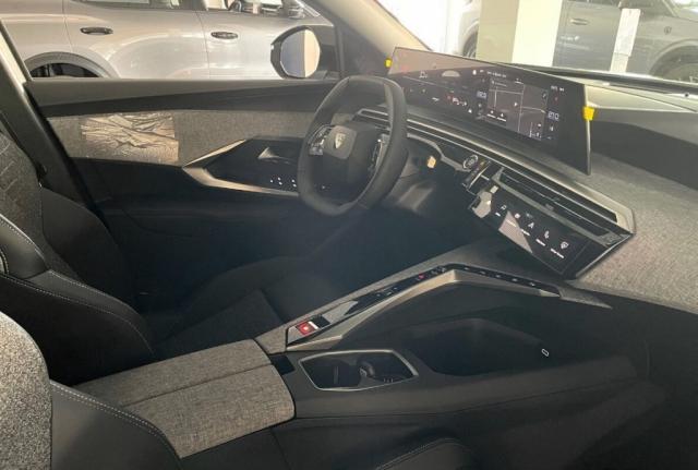 Peugeot 3008 image 2