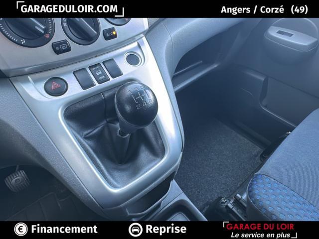 Nissan Evalia image 9