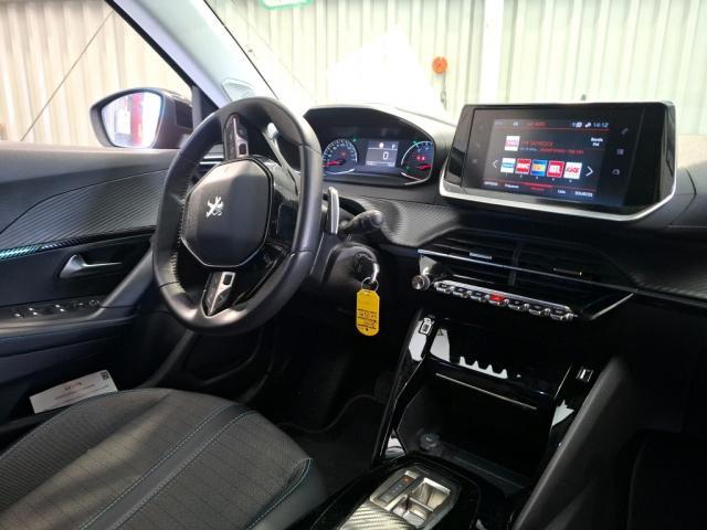 Peugeot 2008 image 2