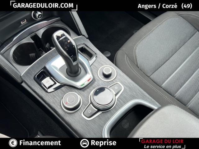 Alfa Romeo Stelvio image 2