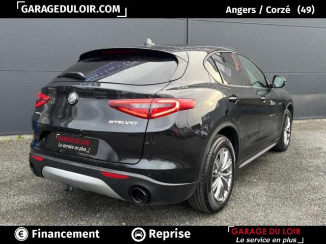 Alfa Romeo Stelvio image 7