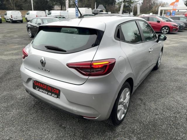 Renault Clio image 2