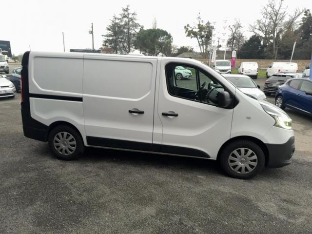 Renault Trafic image 9