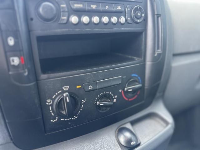 Peugeot Expert image 2
