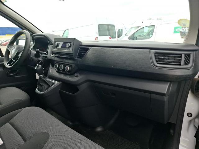 Renault Trafic image 8