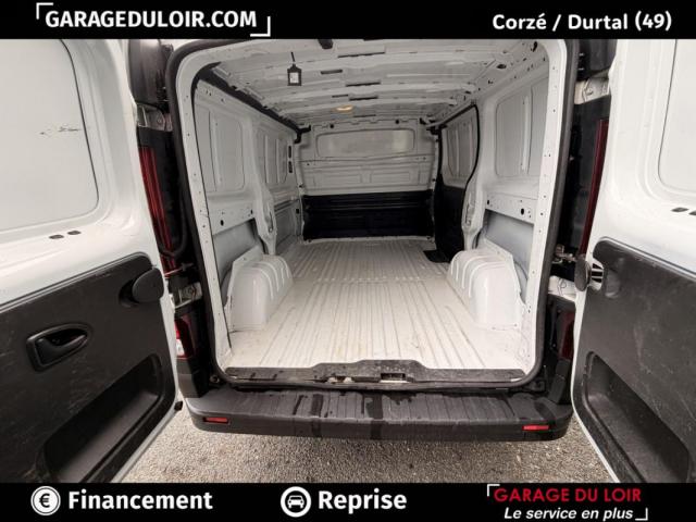 Renault Trafic image 2