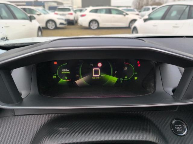 Peugeot 2008 image 2