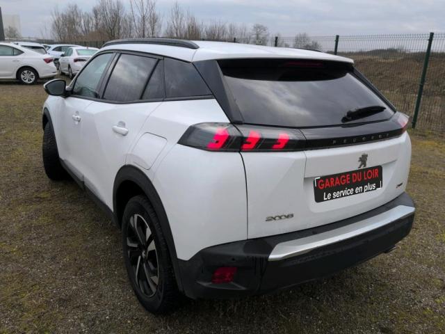 Peugeot 2008 image 1