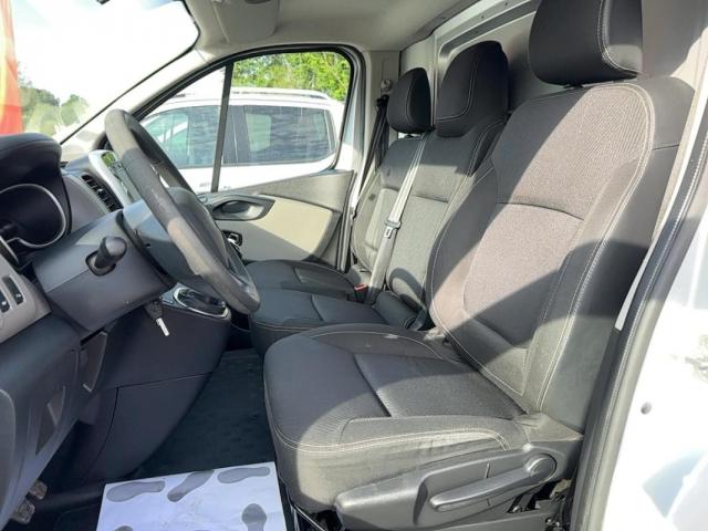 Renault Trafic image 9