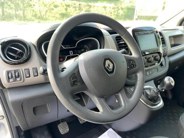 Renault Trafic image 1