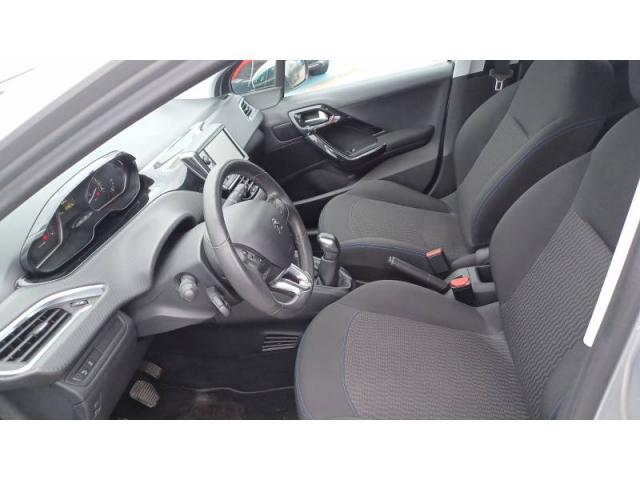 Peugeot 208 image 7