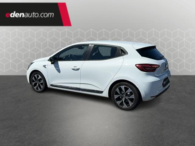 Clio image 8