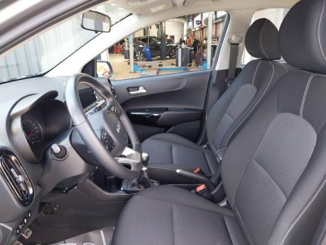 Kia Picanto image 9