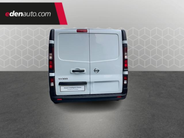 Nissan Nv300 image 1