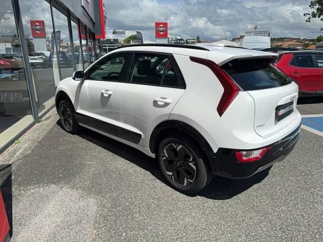 Kia Niro image 9