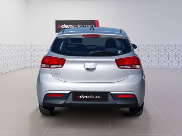 Kia Rio image 4