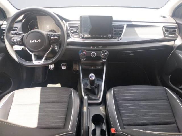 Kia Rio image 7