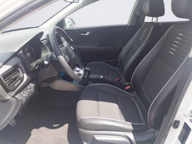 Kia Rio image 8