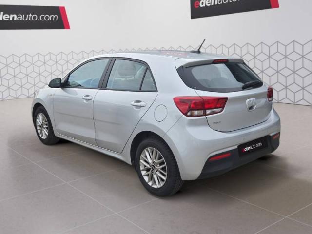 Kia Rio image 6