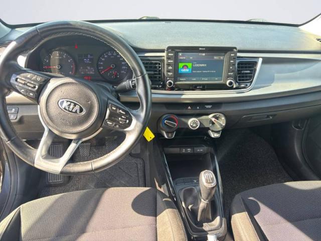 Kia Rio image 4