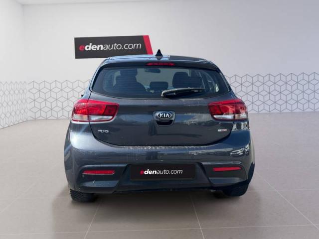Kia Rio image 9