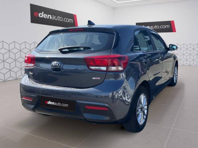 Kia Rio image 8