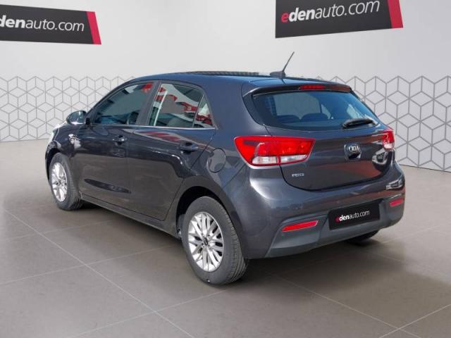 Kia Rio image 8