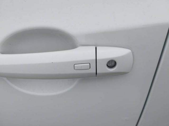 Nissan Juke image 8