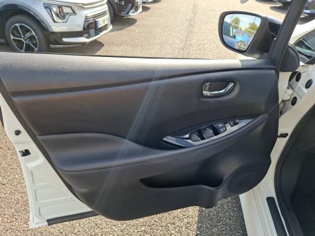 Nissan Leaf image 5