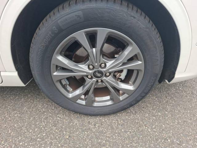 Ford Kuga image 3