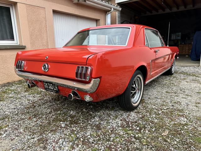Ford Mustang image 9