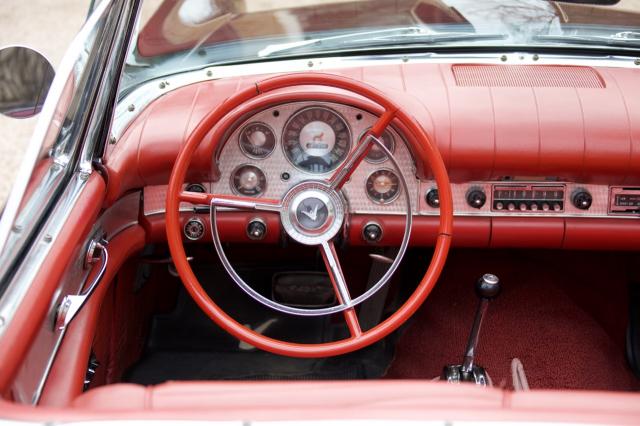 Ford Thunderbird image 6