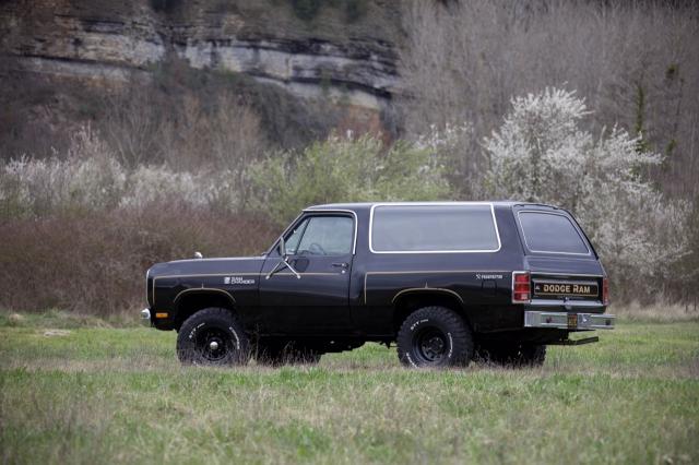 Dodge Ramcharger image 1