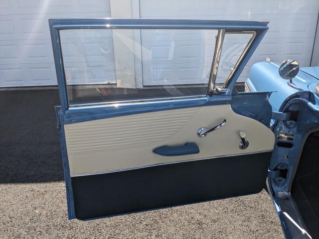 Ford Fairlane image 3