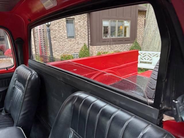 Dodge D150 image 2