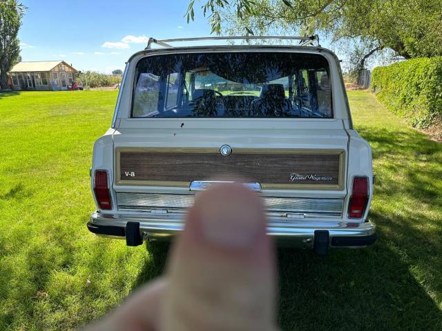 Jeep Grand Wagoneer image 4