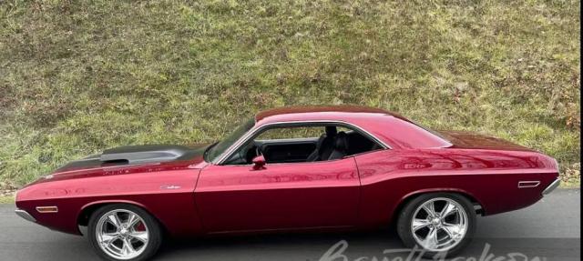 Dodge Challenger image 1