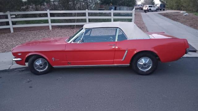 Ford Mustang Convertible image 9