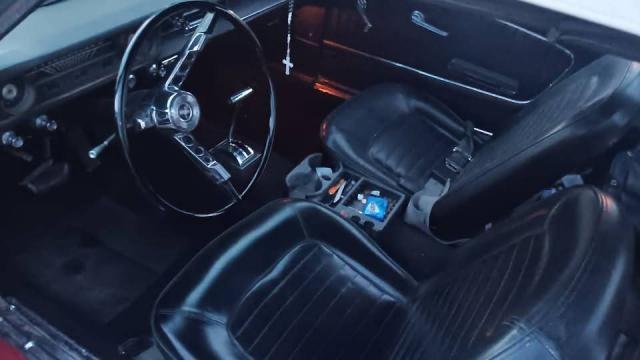 Ford Mustang Convertible image 2