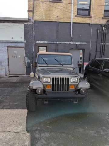 Jeep Wrangler Sahara image 1
