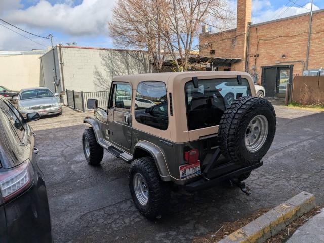 Jeep Wrangler Sahara image 2